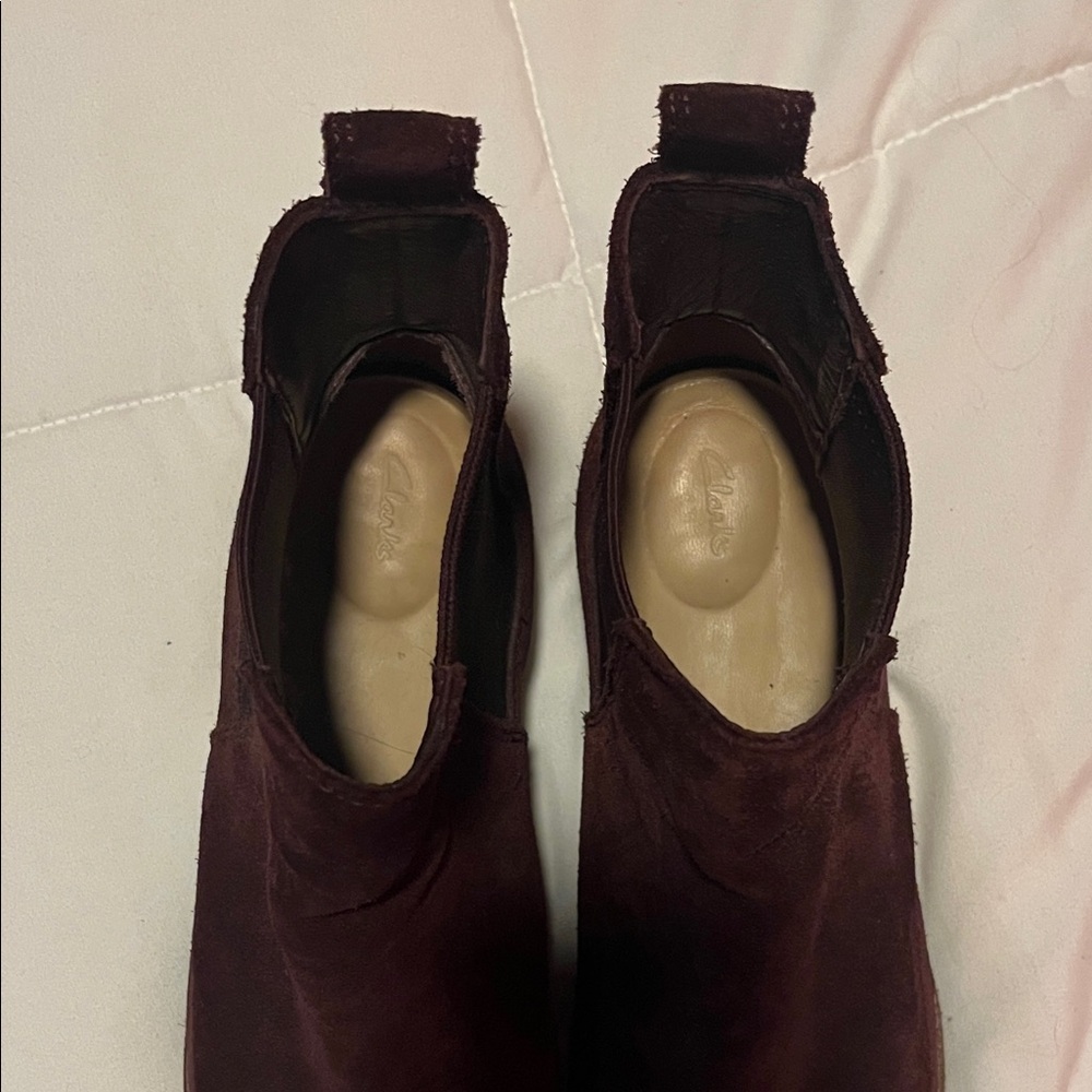 Clarks Clarkdale Arlo Suede Burgundy Boots Size 9.5 - Picture 6 of 8